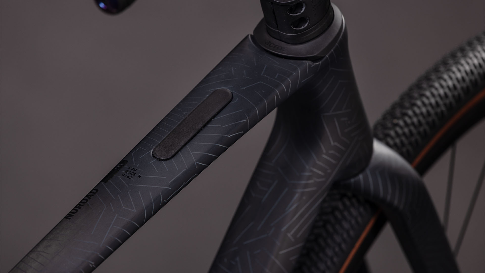 Cube Nuroad C:62 EXC carbon´n´crisscross 2026