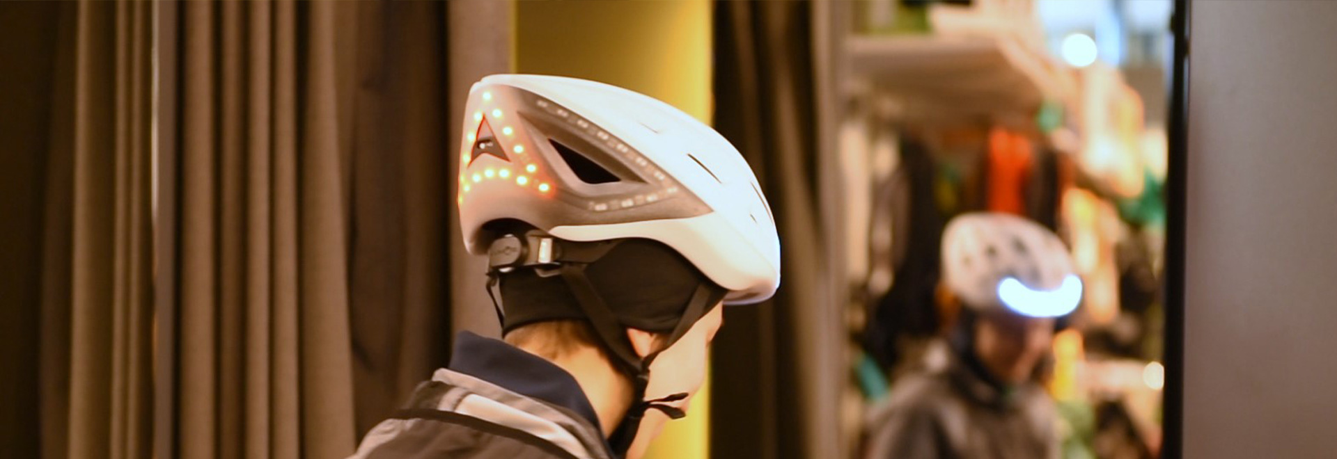 Lumos Kickstart - Der smarte Helm mit Bremslicht & Blinker 